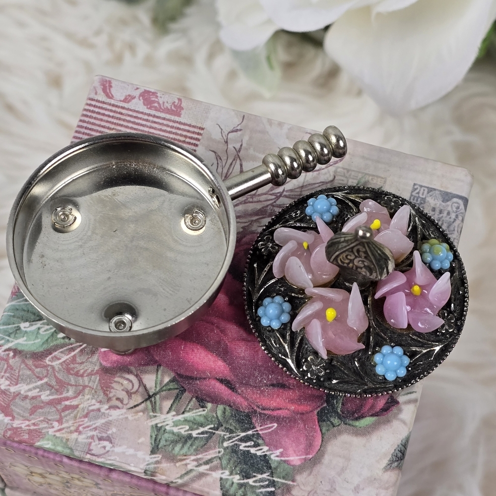 Vintage Mini Trinket Box in the Shape of a Pan - Picture 9 of 15